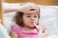 Tips Menjaga Kesehatan Anak di Musim Hujan agar Tidak Mudah Sakit