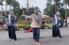 Pelajar MAN 1 Malang Nyalakan Semangat Pahlawan di Car Free Day