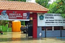 Terendam Banjir, Liponsos Sidoarjo Hentikan Layanan Sementara dan Evakuasi Penghuni