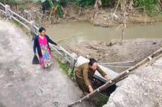 Jembatan Penghubung Lamongan Bojonegoro di Desa Talunrejo Ambruk