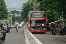Hadapi Lonjakan Penumpang saat Nataru, Arus Keluar Terminal Purabaya Direkayasa dengan Concrete Barrier 11 85decc9d 1f1e 4dc8 92f4 54ebd47b78ce