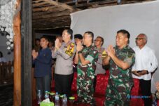 Kapolres Magetan Pantau Pengamanan Natal 2025 Pastikan Keamanan Ibadah