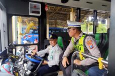 Jelang Natal dan Tahun Baru, Petugas Gabungan Perketat Pengawasan Bus Antar Kota di Terminal Bunder