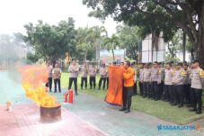 Bhabinkamtibmas Polres Magetan Dibekali Pelatihan SAR Terbatas & Penanganan Kebakaran
