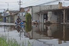 Banjir Meninggi di Kedungbanteng Disebut Dampak Penurunan Tanah 9 IMG 20251228 WA0038