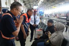 Kesiapan jelang Nataru 2025/2026 dilakukan melalui inspeksi lintas yang dipimpin Wakil Direktur Utama KAI, Dody Budiawan, Rabu (3/12/25). (Novianto, tagarjatim.id)