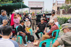 Tembok Pembatas Dua Perumahan Gagal Dibongkar, Warga Nilai Belum Penuhi Aturan 2 IMG 20251230 201701