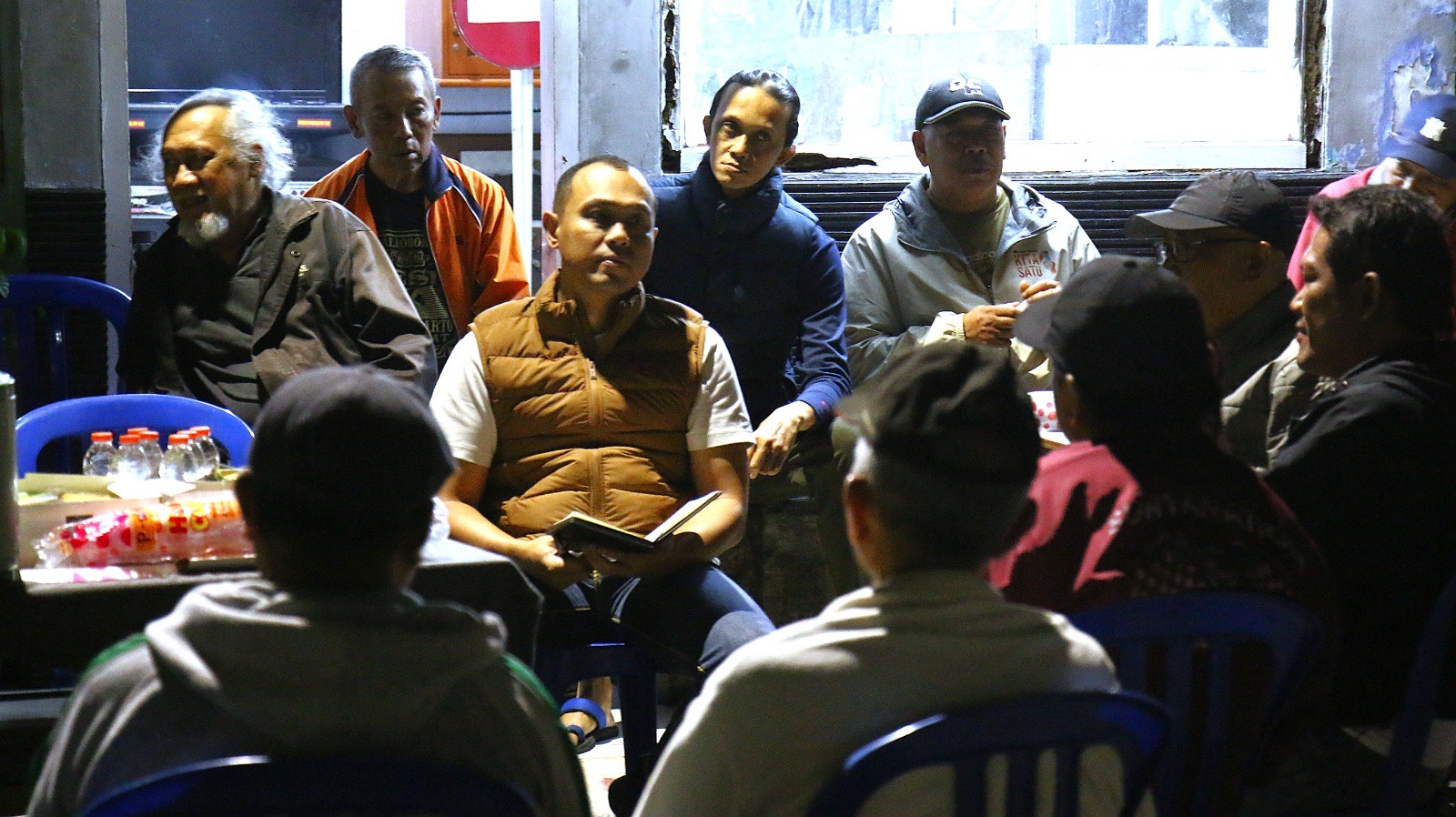 Kolaborasi Wujudkan Lingkungan Aman dan Kondusif, Kapolresta Malang Kota Lakukan Sambang Kamtibmas di Kelurahan Madyopuro