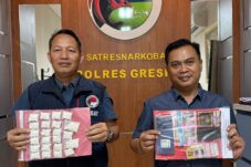 Polres Gresik Tangkap Pengedar Narkoba dan Sita 1.169 Pil Dobel L