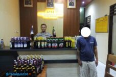 Polsek Brondong Amankan Ratusan Miras Ilegal, Bentuk Ketegasan Petugas dalam Berantas Miras 18 Polsek Brondong Amankan Ratusan Miras Ilegal, Bentuk Ketegasan Petugas dalam Berantas Miras