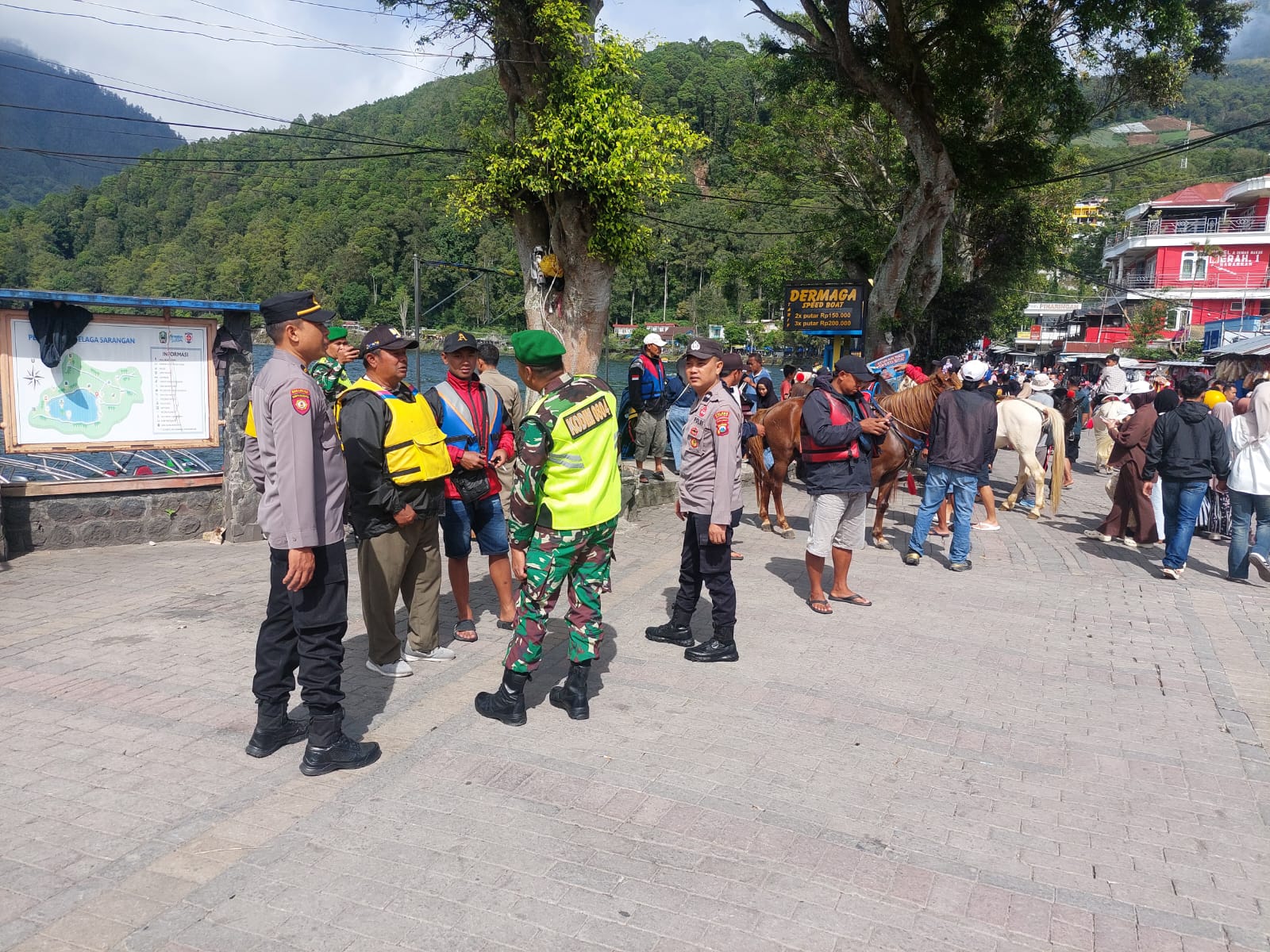 Wisata Sarangan Padat Saat Libur Nataru 2025, Polres Magetan Perketat Pengamanan dan Patroli Dialogis 5 IMG 20260103 WA0030