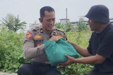 Polres Lamongan Beri Bantuan Sembako Warga Difabel
