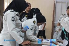Jaga Integritas, Lapas Sidoarjo Gelar Tes Urin bagi Seluruh Pegawai