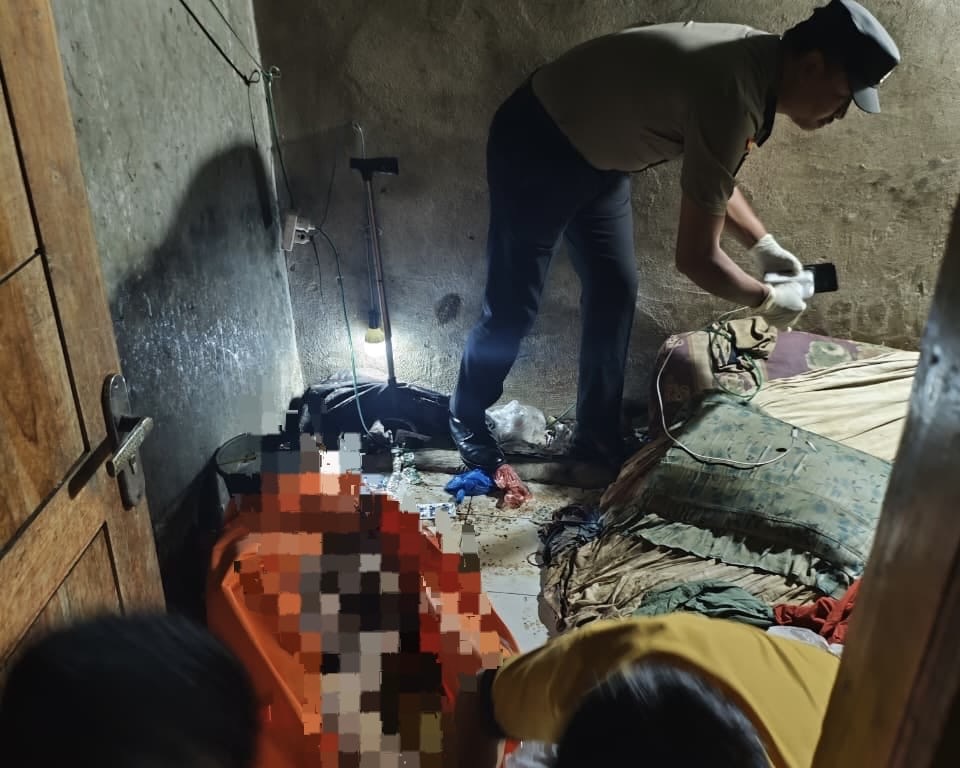 Dua Hari Tak Beraktivitas, Pria Lansia Ditemukan Meninggal Dunia di Bekas Gudang Es TPI Lama di Paciran Lamongan 11 224f3dd2 d8e0 4bc2 84b2 86a567700ea2