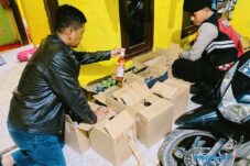 Jadikan Tempat Mengepul Miras, Wanita Penghuni Kos Diamankan Polisi 14 Jadikan Tempat Mengepul Miras, Wanita Penghuni Kos Diamankan Polisi