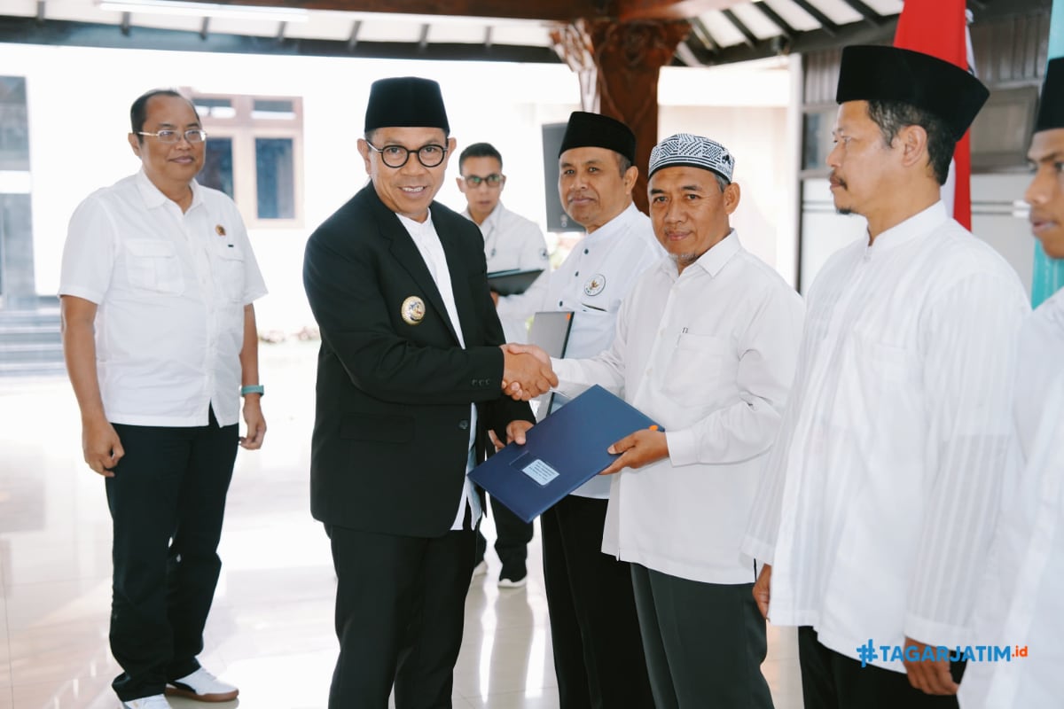 Pelantikan BWI Kota Batu, Nurochman Tegaskan Wakaf Harus Jadi Mesin Penggerak Ekonomi Umat