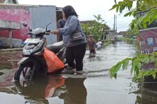 BMKG Juanda Beri Peringatan Dini Cuaca Ekstrem di Jawa Timur hingga 28 Februari 12 BMKG Juanda Beri Peringatan Dini Cuaca Ekstrem di Jawa Timur hingga 28 Februari