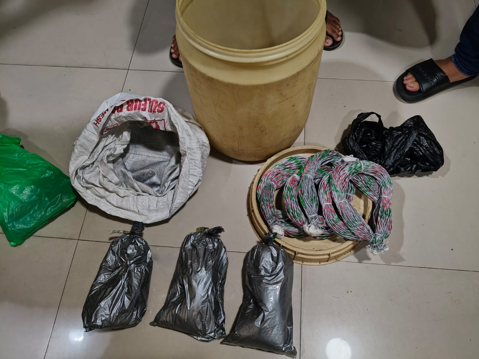 Polres Malang Bongkar Produksi Petasan Ilegal di Malang, 3 Kg Bubuk Mercon Disita