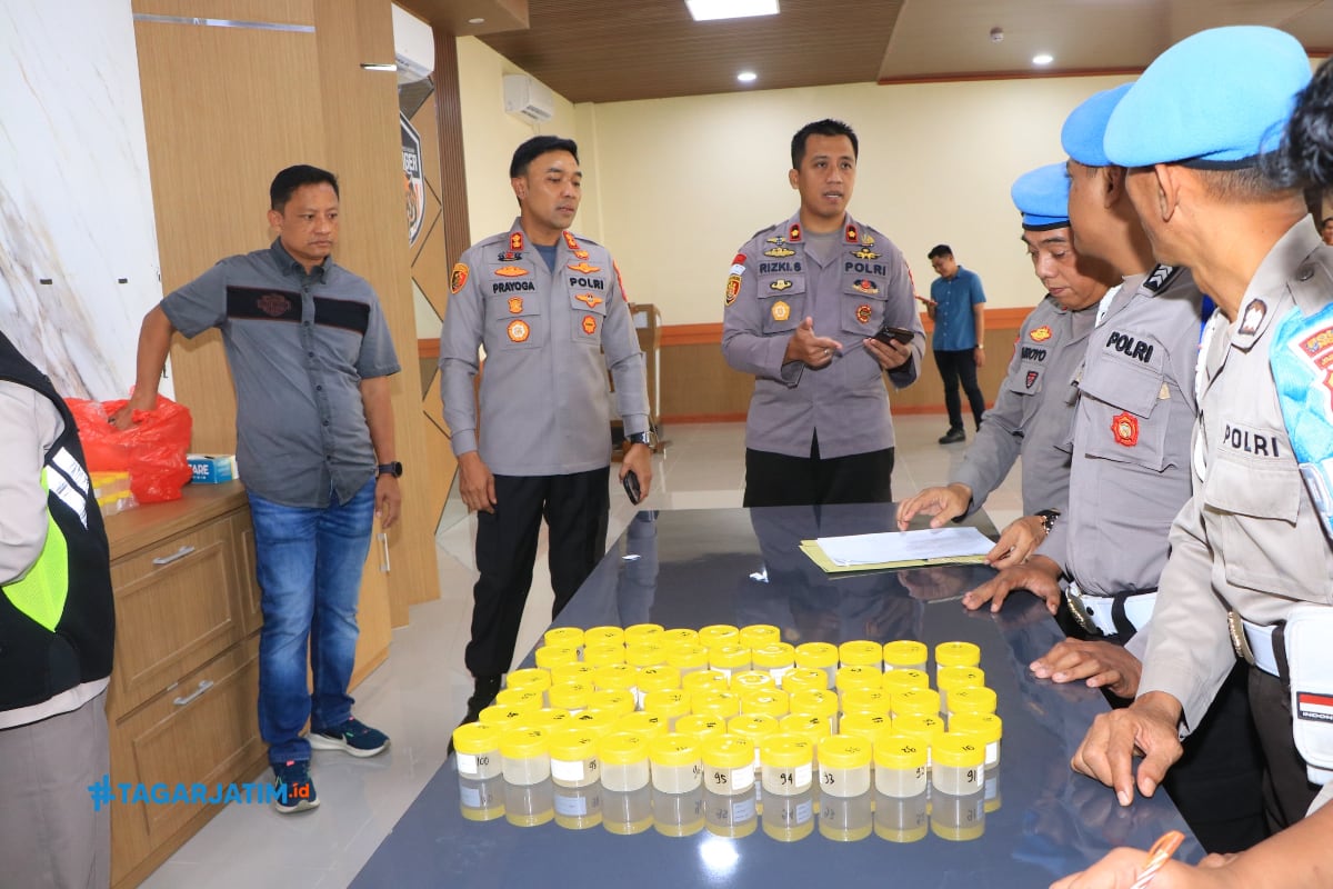 Polres Ngawi Gelar Tes Urine 179 Personel, Antisipasi Penggunaan Narkoba 12 Polres Ngawi Gelar Tes Urine 179 Personel, Antisipasi Penggunaan Narkoba
