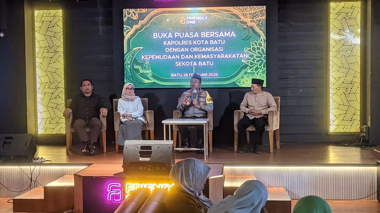 Buka Bersama OKP, Kapolres Batu Gaungkan Gerakan Jogo Batu Jelang Idulfitri 4 Buka Bersama OKP, Kapolres Batu Gaungkan Gerakan Jogo Batu Jelang Idulfitri