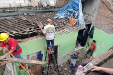 Cuaca Ekstrem Sebabkan Rumah Warga Pakis Kabupaten Malang Ambruk 18 Cuaca Ekstrem Sebabkan Rumah Warga Pakis Kabupaten Malang Ambruk