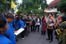 PMII Sidoarjo Gelar Aksi "Marhaban Ya Melawan", Soroti Infrastruktur hingga Nasib Tenaga Kerja Lokal 6 PMII Sidoarjo Gelar Aksi "Marhaban Ya Melawan", Soroti Infrastruktur hingga Nasib Tenaga Kerja Lokal
