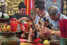 Ritual Shong Shen Jelang Imlek: Sejarah, Makna, dan Kepercayaan di Baliknya 3 Ritual Shong Shen Jelang Imlek: Sejarah, Makna, dan Kepercayaan di Baliknya