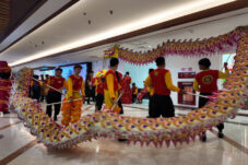 Rayakan Imlek, Juanda Hadirkan Atraksi Barongsai di Bandara