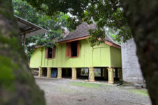 Langgar Gantung Kota Blitar, Bukti Penyebaran Islam Dua Abad Silam 8 Langgar Gantung Kota Blitar, Bukti Penyebaran Islam Dua Abad Silam