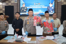 3 Pelaku Pengedar Narkoba Diciduk Petugas Satreskoba Polres Magetan, Amankan 21,38 Gram Sabu-sabu 11 3 Pelaku Pengedar Narkoba Diciduk Petugas Satreskoba Polres Magetan, Amankan 21,38 Gram Sabu-sabu