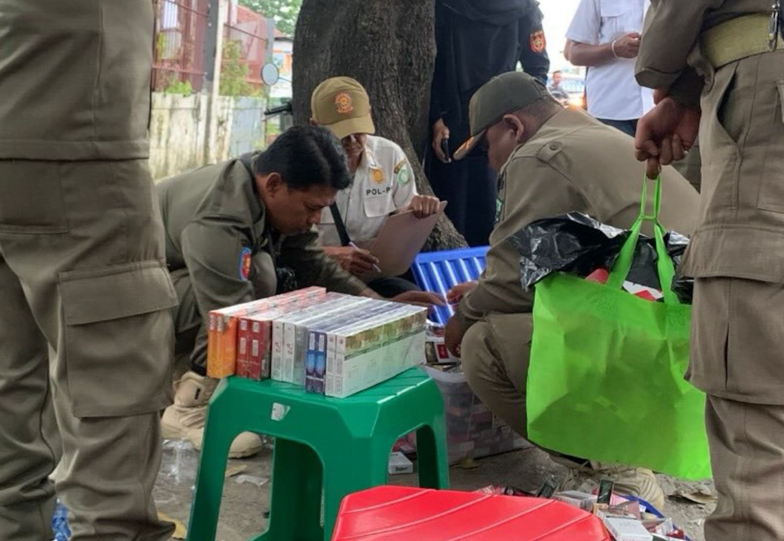 Bea Cukai Sidoarjo Sita 60.700 Batang Rokok Ilegal di Buduran dan Candi