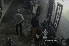 Polsek Sukodono Buru Komplotan Pencuri Motor di Rumah Kos, Aksi 3 Pelaku Terekam CCTV