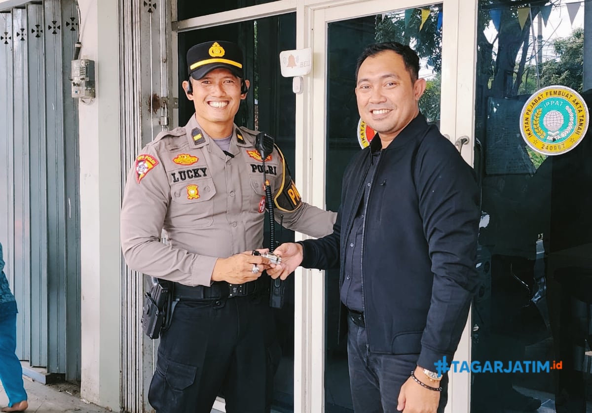 Antisipasi Curanmor, Polres Lamongan Bagikan Gembok Cakram Gratis