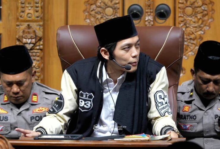 Gus Iqdam Ajak Jamaahnya Tertib Berlalu Lintas