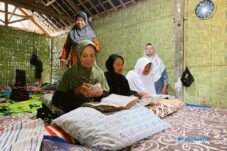 Mendalami Ilmu Agama ala Pondok Ramadan Janda Lansia Blitar 11 Mendalami Ilmu Agama ala Pondok Ramadan Janda Lansia Blitar