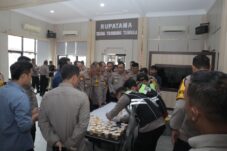 Cegah Penyalahgunaan Narkoba, Polres Lamongan Gelar Tes Urin 12 Cegah Penyalahgunaan Narkoba, Polres Lamongan Gelar Tes Urin