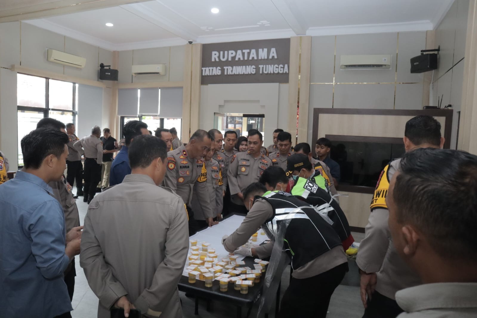 Cegah Penyalahgunaan Narkoba, Polres Lamongan Gelar Tes Urin