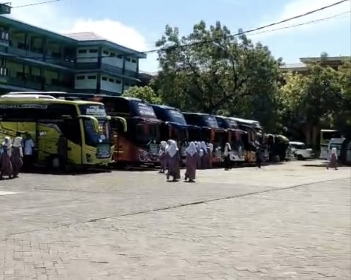 Polres Lamongan Amankan Kepulangan 868 Santri Ponpes Sunan Drajat