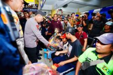 Kapolri Pantau Kesiapan Mudik 2026 di Terminal Purabaya, Penumpang Naik 30 Persen 19 Kapolri Pantau Kesiapan Mudik 2026 di Terminal Purabaya, Penumpang Naik 30 Persen