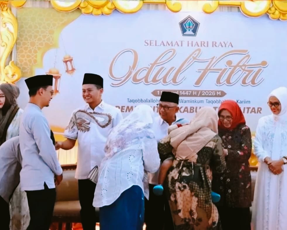 Pemkab Blitar Gelar Open House Idul Fitri Dihadiri Ribuan Masyarakat 3 Pemkab Blitar Gelar Open House Idul Fitri Dihadiri Ribuan Masyarakat