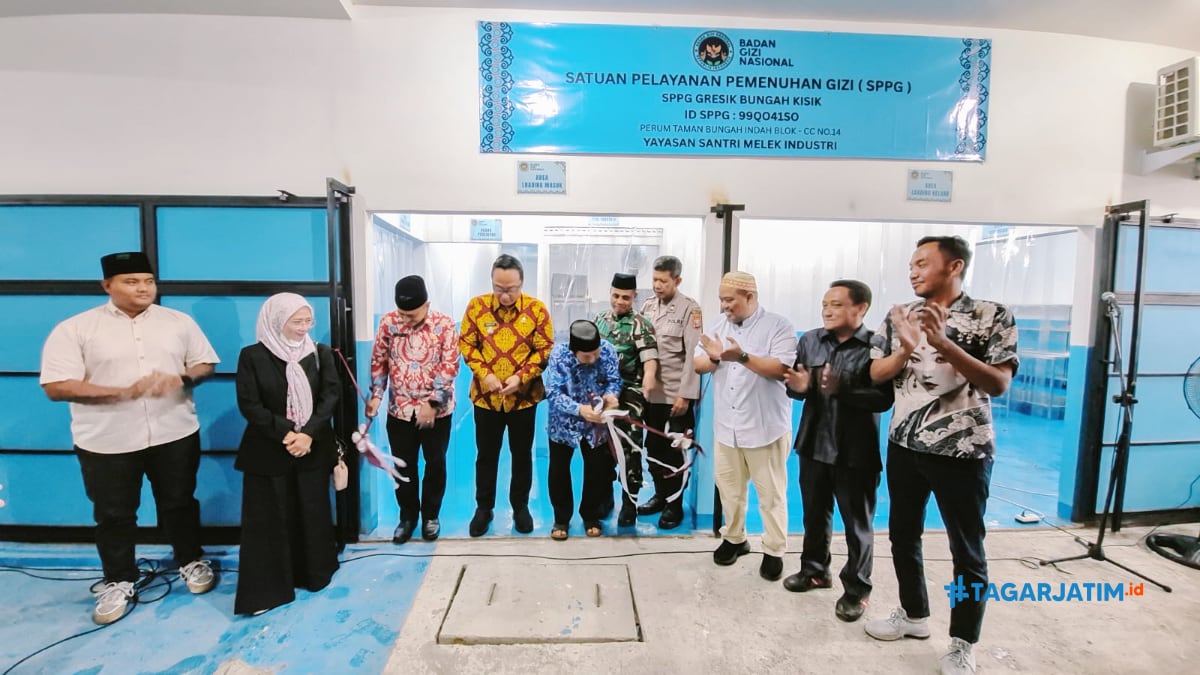 Resmikan SPPG Sinar Giri Kedaton Kisik Bungah, Wabup Alif Tekankan Kualitas Makanan Tetap Higienis