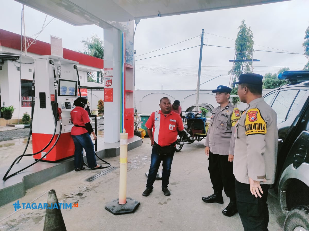 Polres Ngawi Cek Ketersediaan BBM di Sejumlah SPBU 15 Polres Ngawi Cek Ketersediaan BBM di Sejumlah SPBU