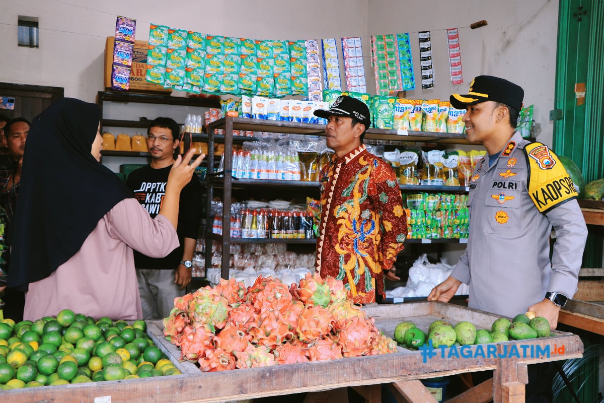 Jaga Stabilitas Harga dan Ketersediaan Bapokting di Ngawi, Kapolres dan Wakil Bupati Tinjau Pasar