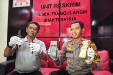 Terlilit Cicilan Motor, Pria Asal Pasuruan Nekat Curi Kotak Amal di Sidoarjo 19 Terlilit Cicilan Motor, Pria Asal Pasuruan Nekat Curi Kotak Amal di Sidoarjo