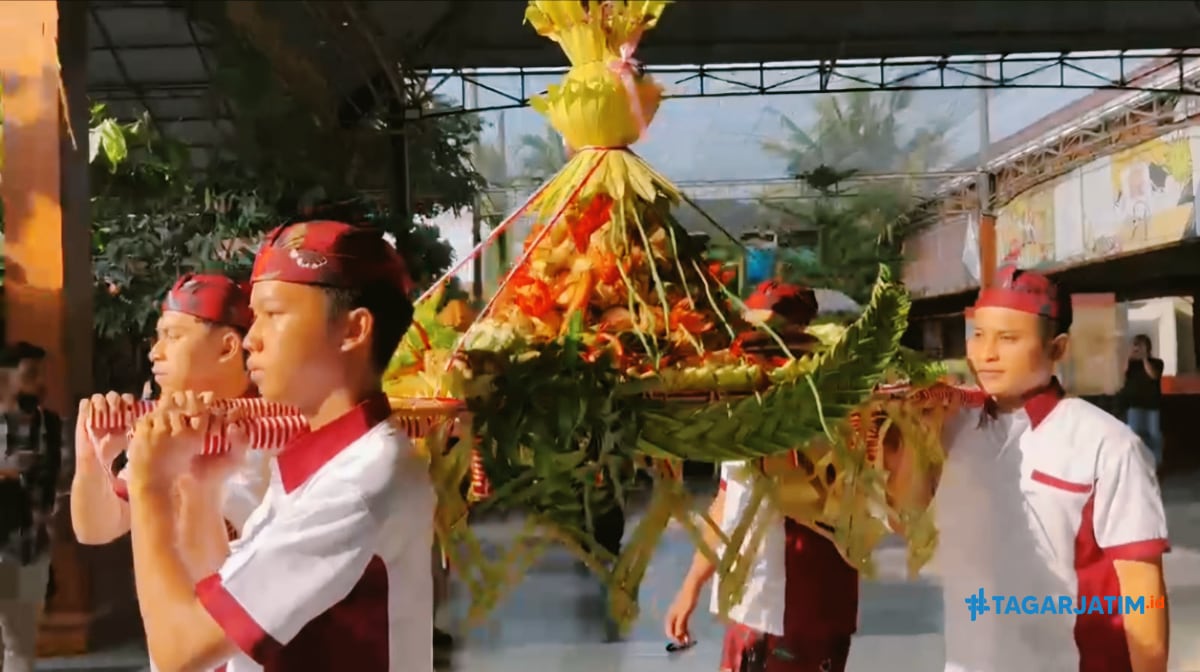 Tanpa Rebutan, Tradisi Kirab Tumpeng Ketupat Ala Kampung Coklat Blitar Lebih Khidmat 4 Tanpa Rebutan, Tradisi Kirab Tumpeng Ketupat Ala Kampung Coklat Blitar Lebih Khidmat