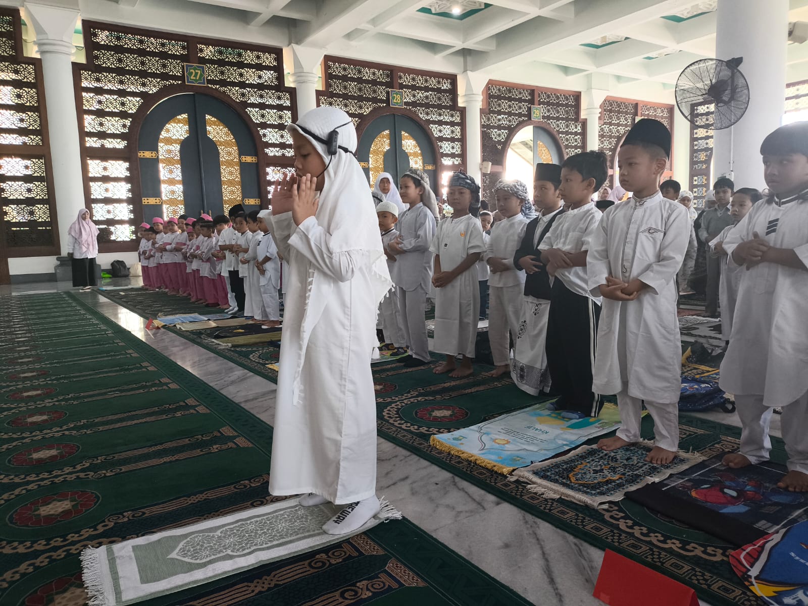 KBTK Al Hikmah Surabaya di Masjid Nasional Al Akbar Surabaya, Jumat (13/3/2026).