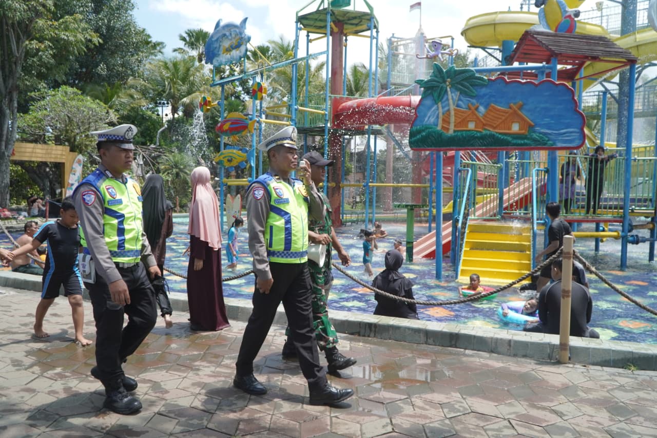 Libur Lebaran Ramai, Polres Malang Perketat Pengamanan Destinasi Wisata di Malang 9 Libur Lebaran Ramai, Polres Malang Perketat Pengamanan Destinasi Wisata di Malang