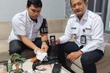 Petugas Lapas Blitar gagalkan Penyelundupan HP dan Ratusan Pil LL 3 Petugas Lapas Blitar gagalkan Penyelundupan HP dan Ratusan Pil LL