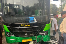 Kecelakaan Bus Trans Jatim dan Motor di Solokuro, Satu Tewas 18 Kecelakaan Bus Trans Jatim dan Motor di Solokuro, Satu Tewas