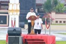 Hari Pertama Masuk Kerja, Bupati Blitar Minta ASN Optimal Bekerja 9 Hari Pertama Masuk Kerja, Bupati Blitar Minta ASN Optimal Bekerja